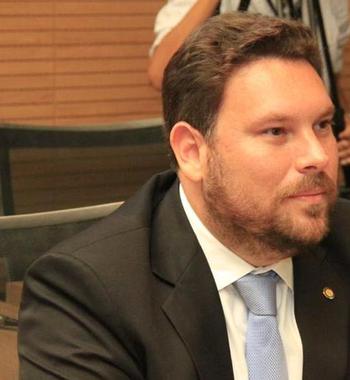 Wanderson Florêncio lamenta morte do presidente de honra do Parlamento Jovem  — Câmara Municipal do Recife - PE